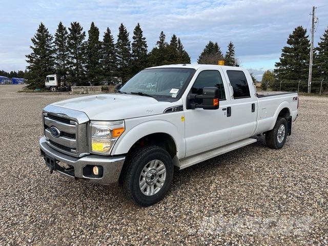 Ford F-350 Kis teherszállító/Platós kocsi