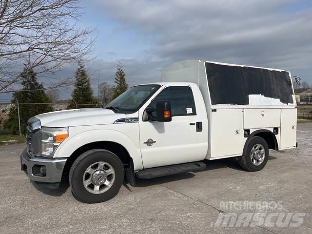 Ford F-350 Kis teherszállító/Platós kocsi