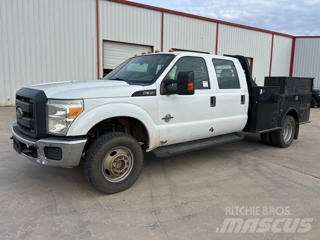 Ford F-350 Kis teherszállító/Platós kocsi