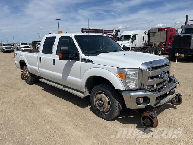 Ford F-350 Kis teherszállító/Platós kocsi
