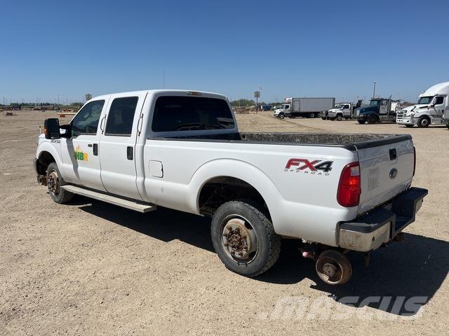 Ford F-350 Kis teherszállító/Platós kocsi
