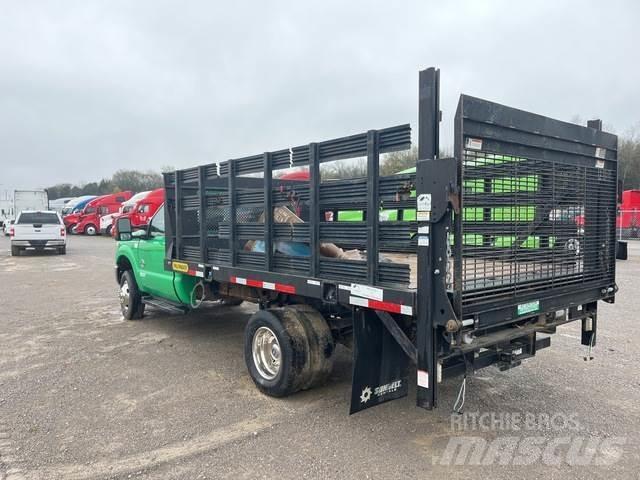 Ford F-350 Platós / Ponyvás teherautók