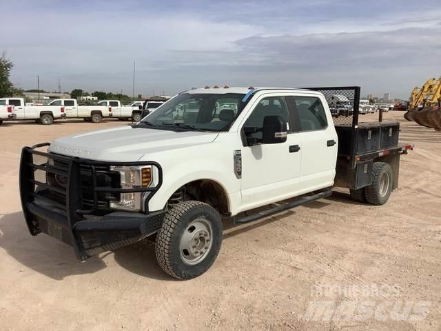 Ford F-350 Platós / Ponyvás teherautók