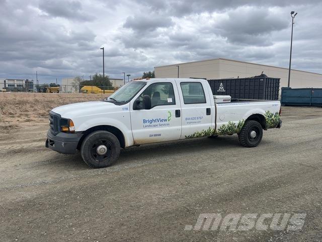 Ford F-350 Kis teherszállító/Platós kocsi