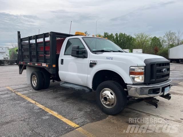 Ford F-350 Platós / Ponyvás teherautók