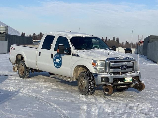 Ford F-350 Kis teherszállító/Platós kocsi