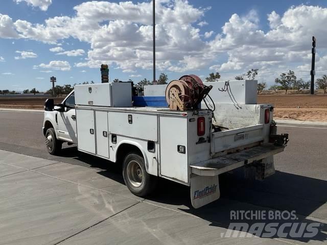 Ford F-350 Kis teherszállító/Platós kocsi