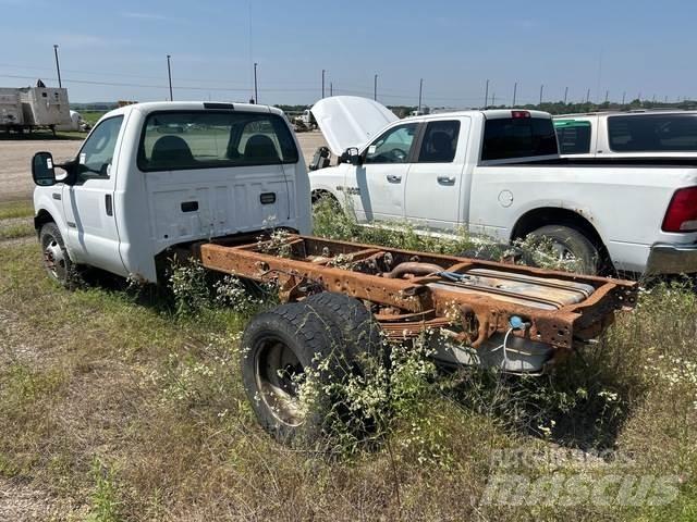 Ford F-350 Vezetőfülke és belső tartozékok