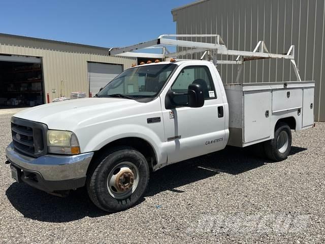 Ford F-350 Kis teherszállító/Platós kocsi