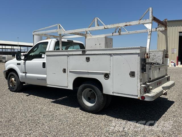 Ford F-350 Kis teherszállító/Platós kocsi