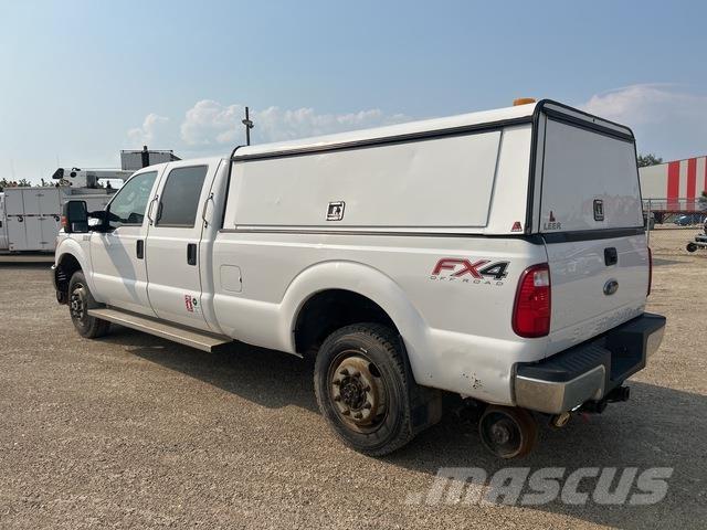 Ford F-350 Kis teherszállító/Platós kocsi
