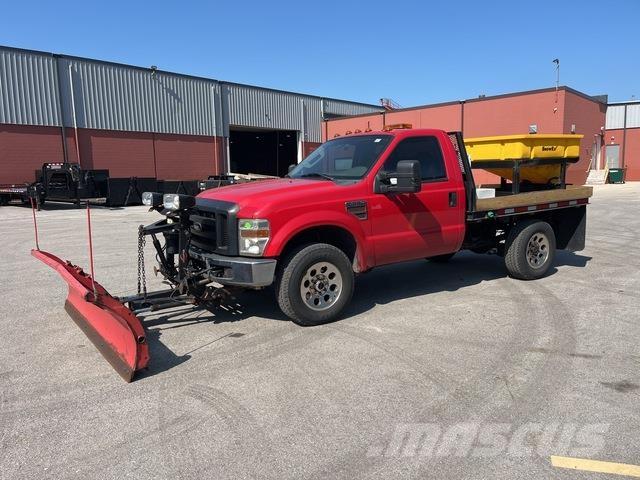 Ford F-350 Hóeltakarítók