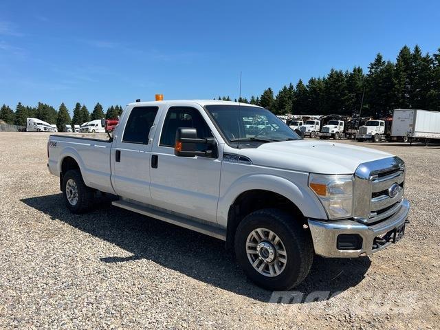 Ford F-350 Kis teherszállító/Platós kocsi