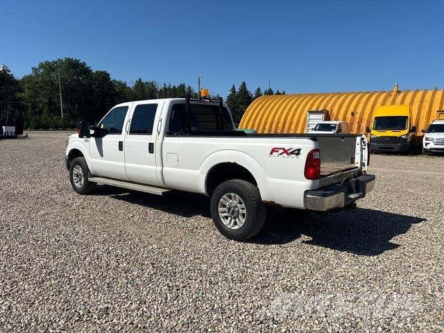 Ford F-350 Kis teherszállító/Platós kocsi