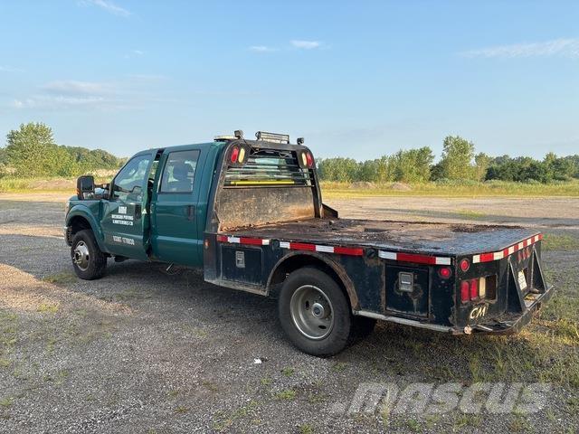 Ford F-350 Platós / Ponyvás teherautók