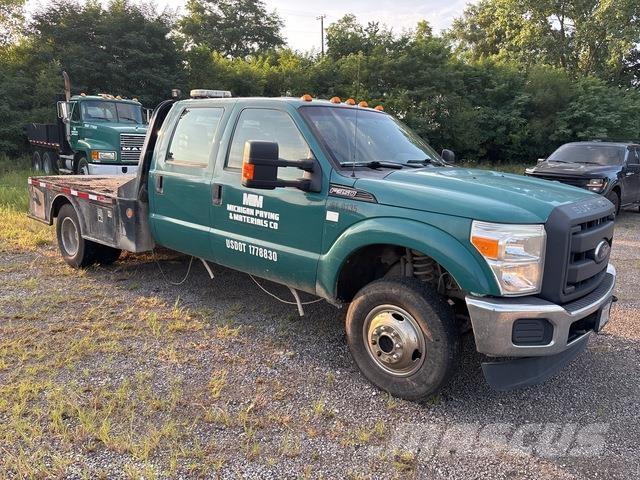 Ford F-350 Platós / Ponyvás teherautók