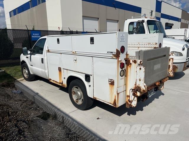 Ford F-350 Kis teherszállító/Platós kocsi