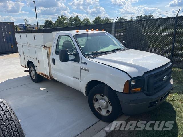 Ford F-350 Kis teherszállító/Platós kocsi