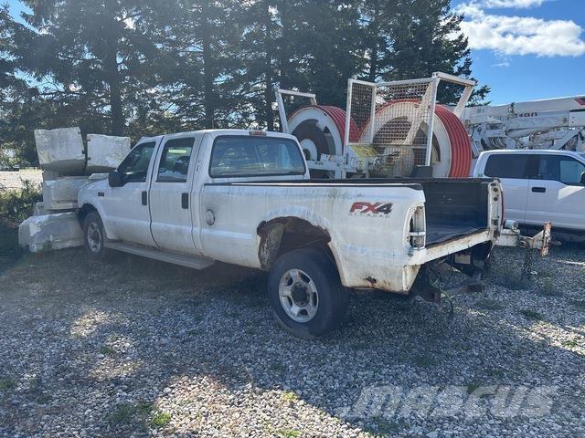 Ford F-350 Kis teherszállító/Platós kocsi