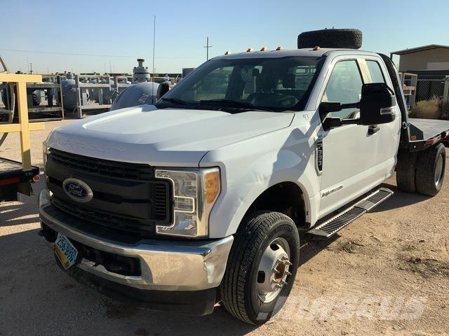 Ford F-350 Platós / Ponyvás teherautók