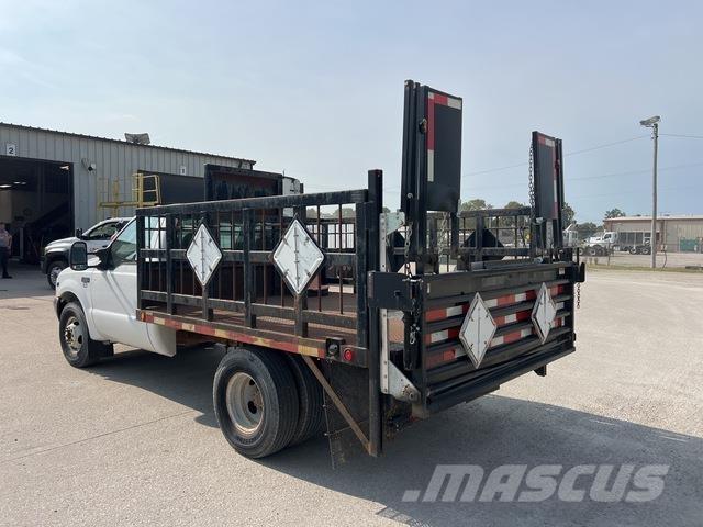 Ford F-350 Platós / Ponyvás teherautók