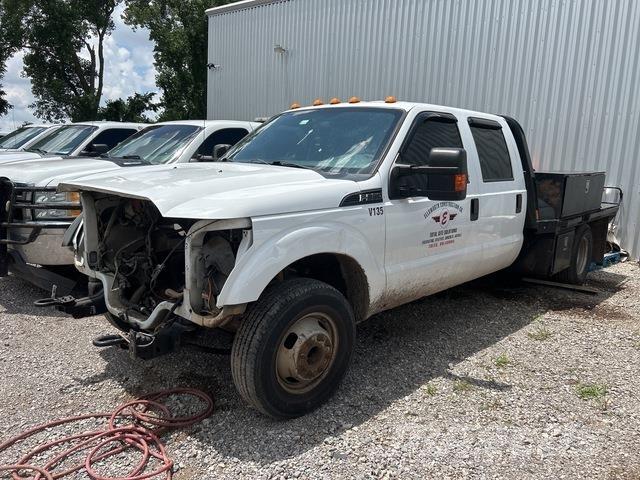 Ford F-350 Platós / Ponyvás teherautók