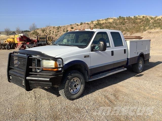 Ford F-350 Kis teherszállító/Platós kocsi
