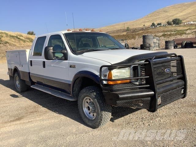 Ford F-350 Kis teherszállító/Platós kocsi