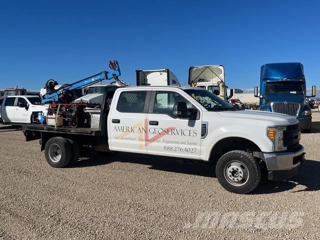 Ford F-350 Mobil fúró teherautók