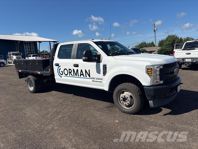 Ford F-350 Platós / Ponyvás teherautók