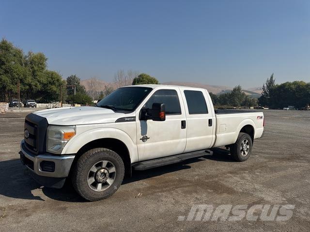 Ford F-350 Kis teherszállító/Platós kocsi