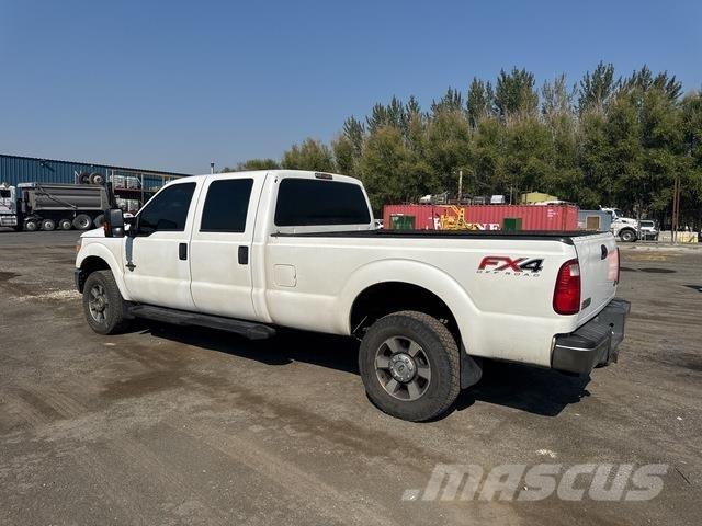 Ford F-350 Kis teherszállító/Platós kocsi