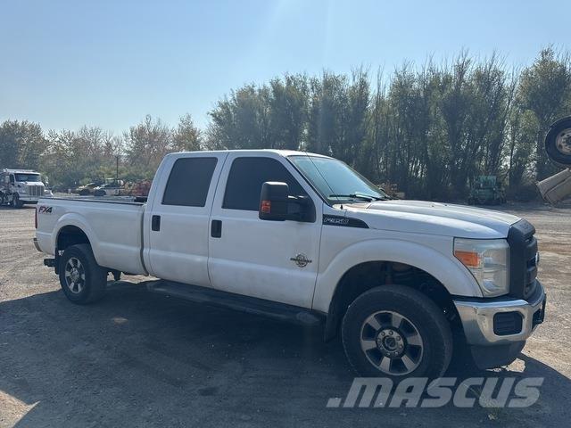 Ford F-350 Kis teherszállító/Platós kocsi