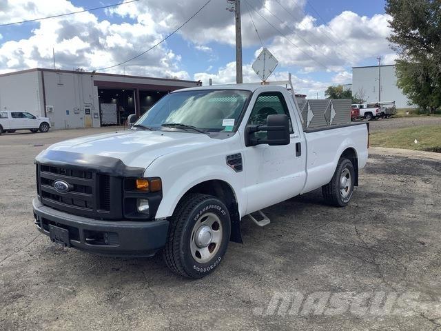 Ford F-350 Kis teherszállító/Platós kocsi