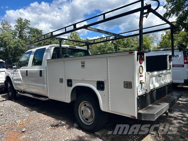 Ford F-350 Kis teherszállító/Platós kocsi
