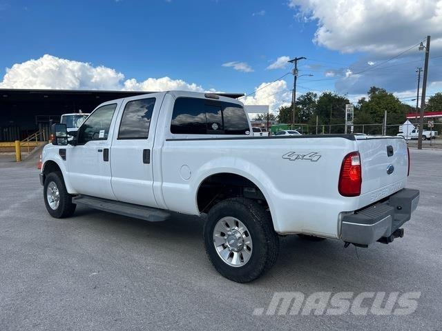 Ford F-350 Kis teherszállító/Platós kocsi