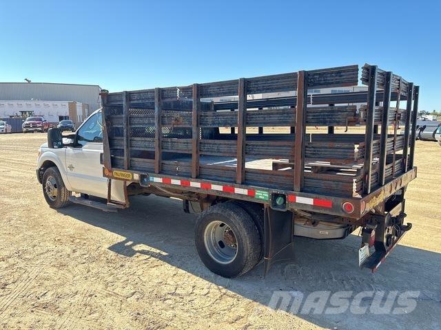 Ford F-350 Platós / Ponyvás teherautók
