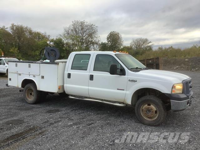 Ford F-350 Kis teherszállító/Platós kocsi