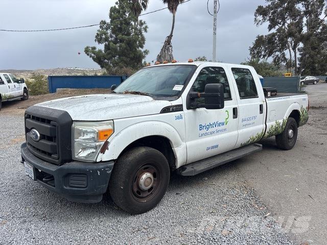 Ford F-350 Kis teherszállító/Platós kocsi