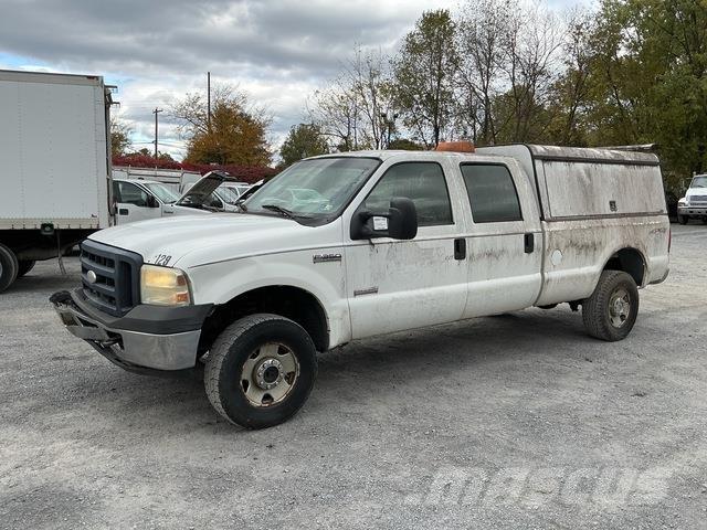 Ford F-350 Kis teherszállító/Platós kocsi