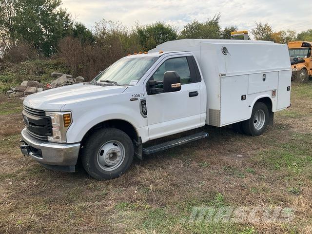 Ford F-350 Kis teherszállító/Platós kocsi