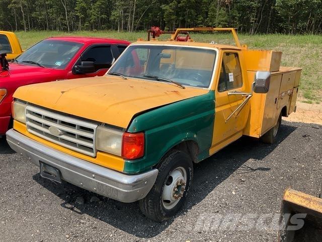 Ford F-350 Kis teherszállító/Platós kocsi
