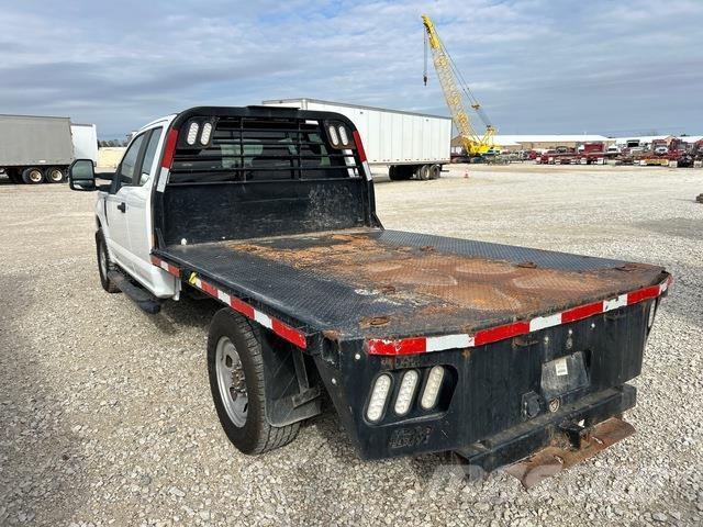Ford F-350 Platós / Ponyvás teherautók