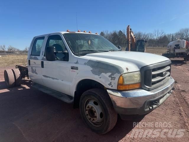 Ford F-450 Vezetőfülke és belső tartozékok