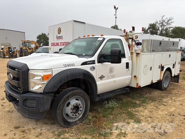 Ford F-450 Kis teherszállító/Platós kocsi