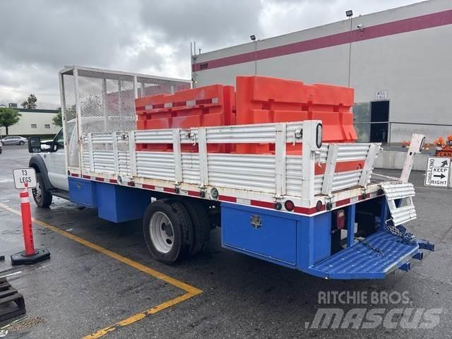 Ford F-450 Platós / Ponyvás teherautók