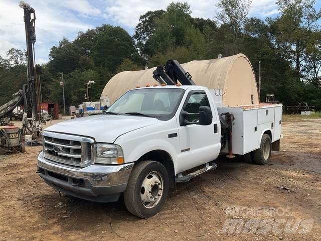 Ford F-450 Kis teherszállító/Platós kocsi