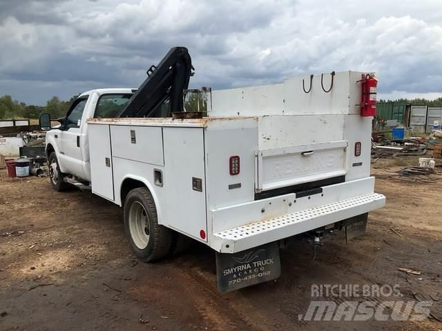 Ford F-450 Kis teherszállító/Platós kocsi