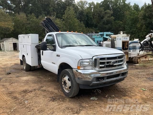 Ford F-450 Kis teherszállító/Platós kocsi