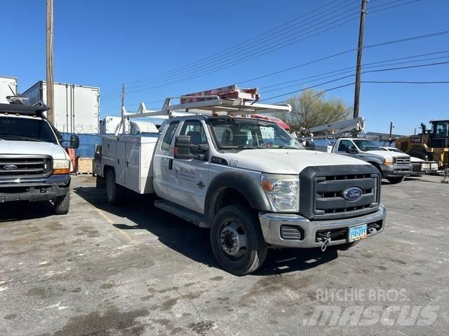 Ford F-450 Kis teherszállító/Platós kocsi
